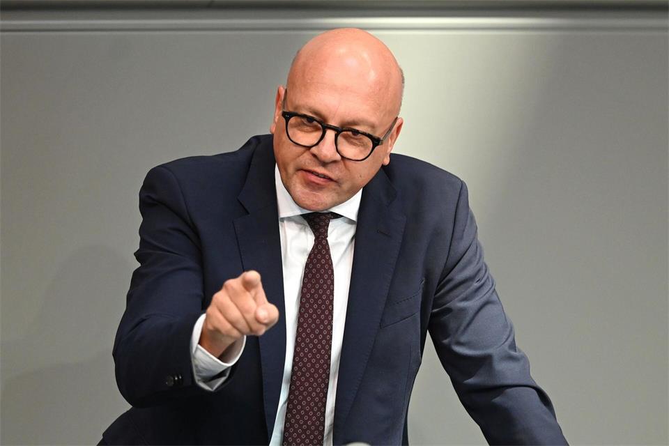 Alexander Throm (CDU) äußerte sich zu den politischen Positionen der Berliner Linken kritisch. (Archivbild)Elisa Schu/dpa