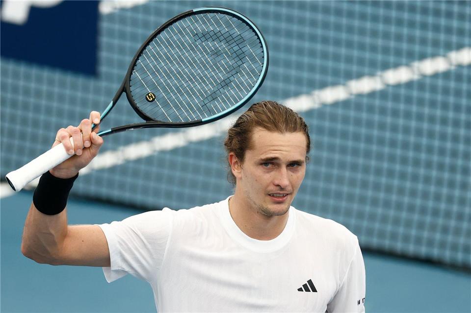 Alexander Zverev bejubelt seinen ersten Sieg im neuen Tennis-Jahr.Mark Evans/AAP/dpa