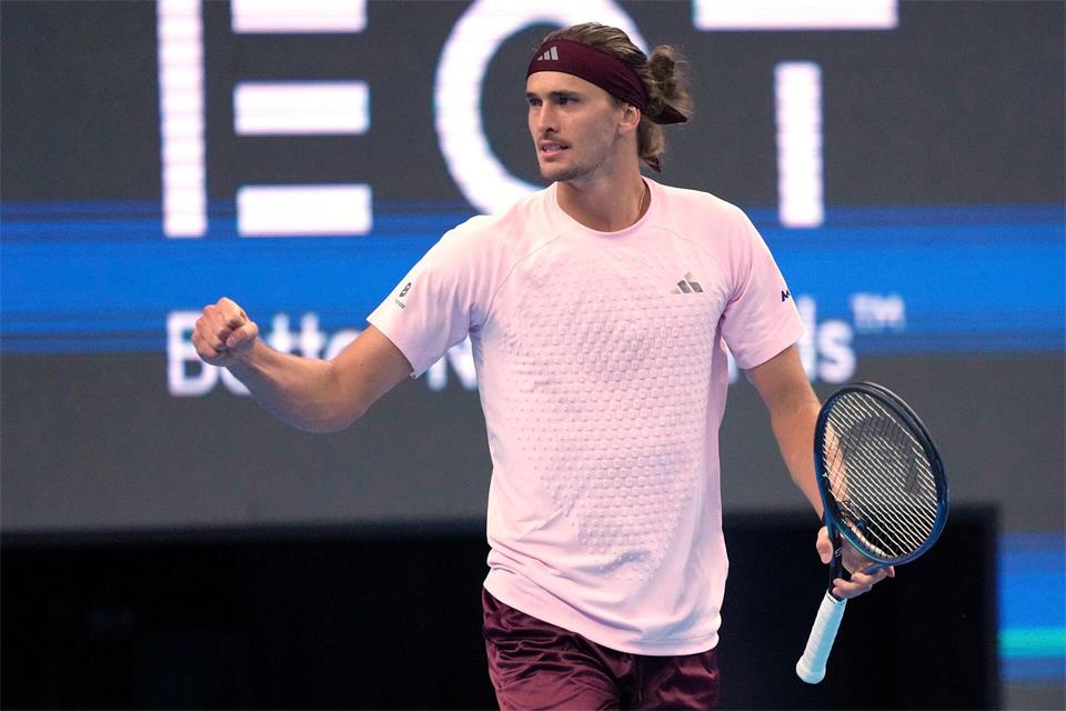 Alexander Zverev hat nun schon 60 Spiele in diesem Tennis-Jahr gewonnen. (Archivbild)Achmad Ibrahim/AP/dpa
