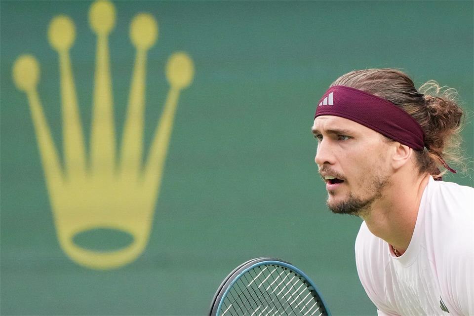 Alexander Zverev in Aktion.Ding Ting/XinHua/dpa