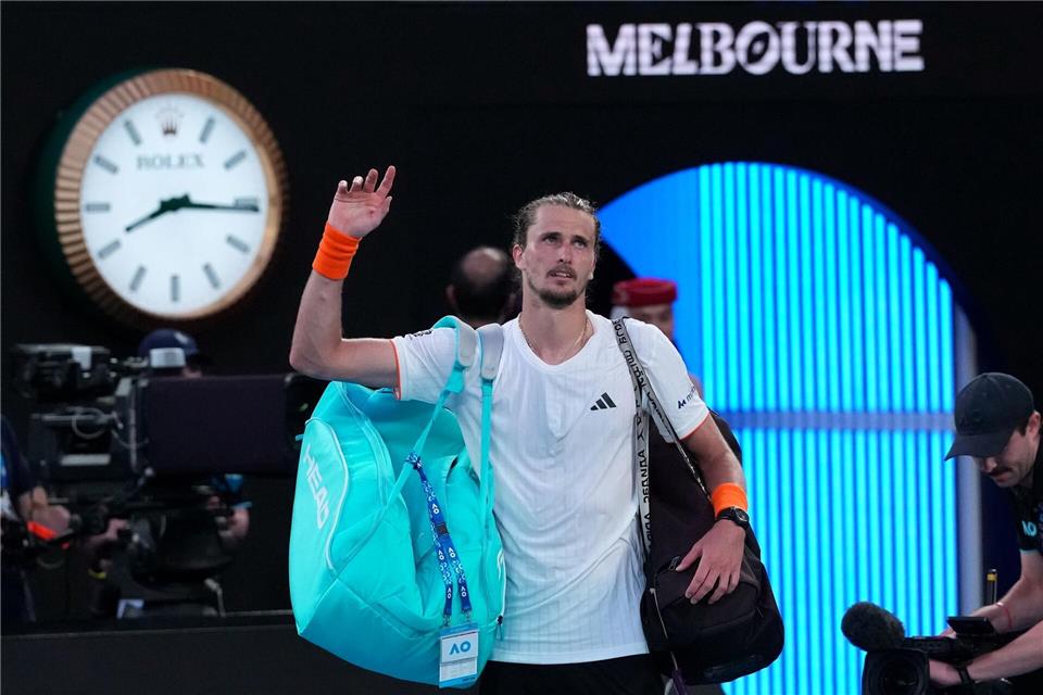 Alexander Zverev ist nach den Australian Open nur noch Weltranglisten-Vierter.Aaron Favila/AP/dpa