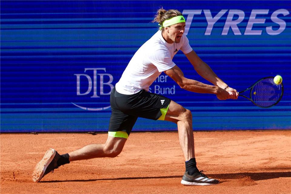 Alexander Zverev könnte in Paris bereits früh auf Novak Djokovic treffen.Frank Molter/dpa