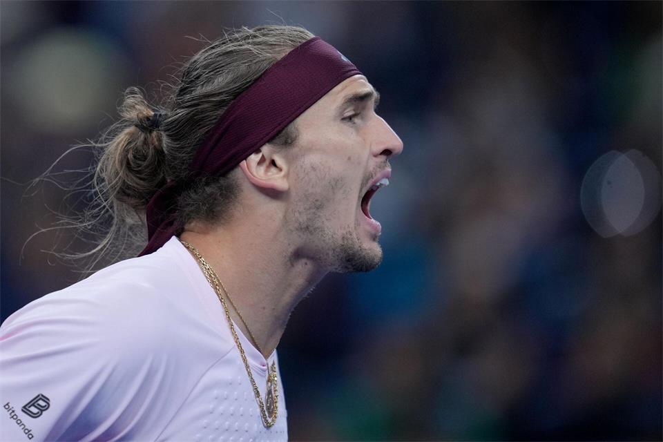 Alexander Zverev musste mal wieder eine Niederlage einstecken.Achmad Ibrahim/AP/dpa