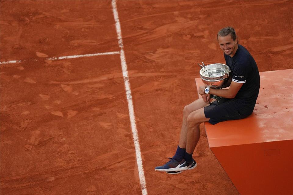 Alexander Zverev nach seinem Sieg in Paris.Aurelien Morissard/AP/dpa