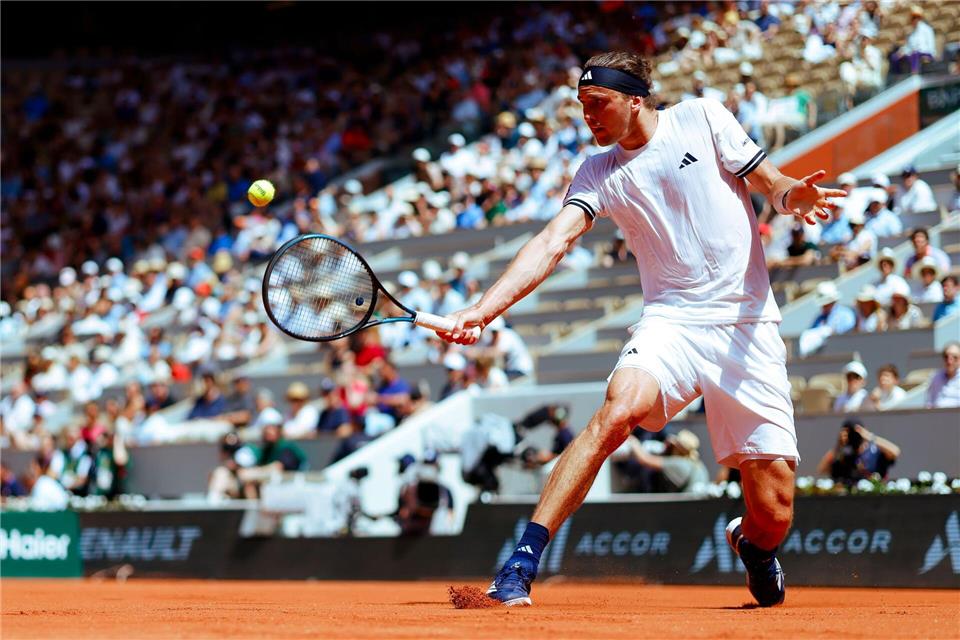Alexander Zverev spielte zum Start der French Open auf dem Hauptplatz in Roland Garros.Frank Molter/dpa