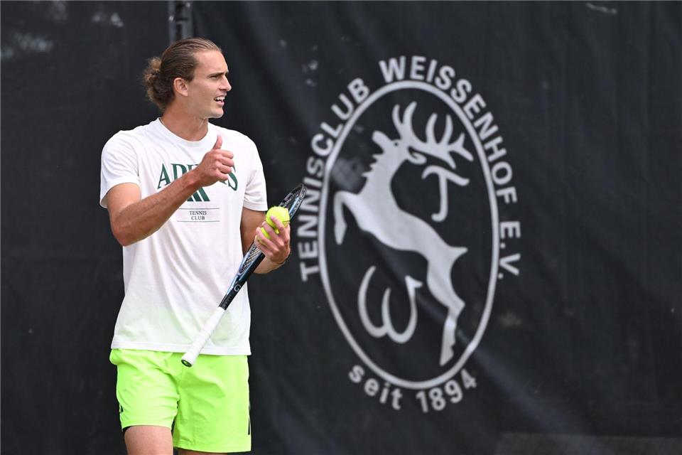 NHL-Star als Zuschauer: Tennis-Talent Engel überrascht Alexander Zverev startet in Stuttgart in die Rasensaison.Marijan Murat/dpa