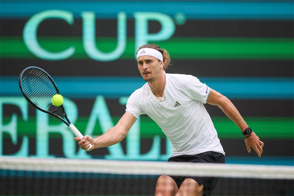 Alexander Zverev will bei der Davis-Cup-Endrunde dabei sein.Christoph Reichwein/dpa