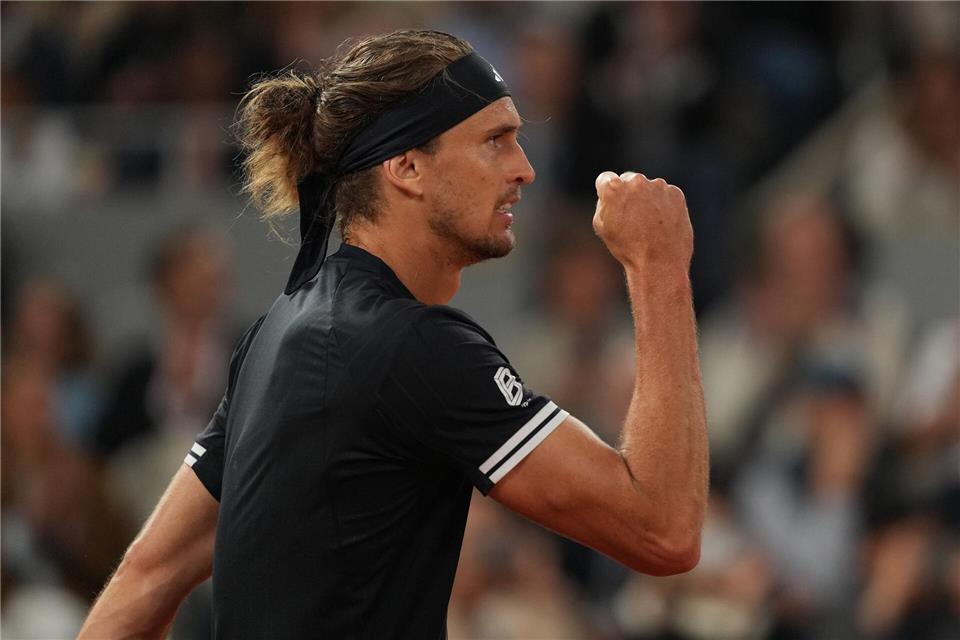 Alexander Zverev will in Paris noch zwei Siege bejubeln. Thibault Camus/AP/dpa