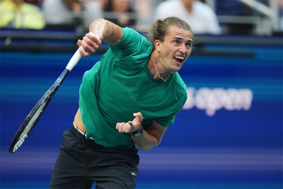 Alexander Zverev wird seinen ersten Auftritt bei den US Open unter Flutlicht absolvieren. (Archivbild)Frank Franklin II/AP/dpa