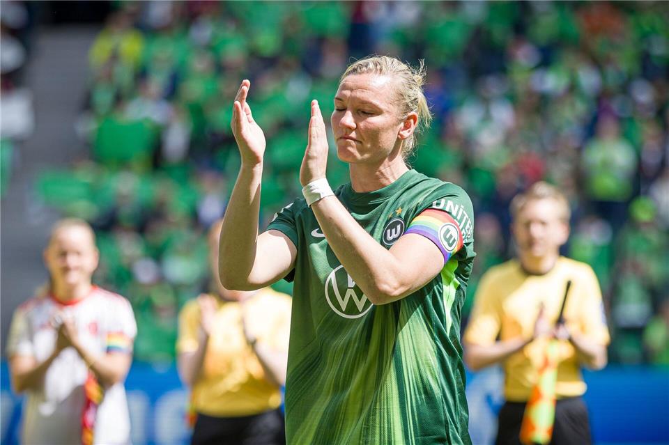 Alexandra Popp bei ihrem Abschiedsspiel in Wolfsburg. Moritz Frankenberg/dpa