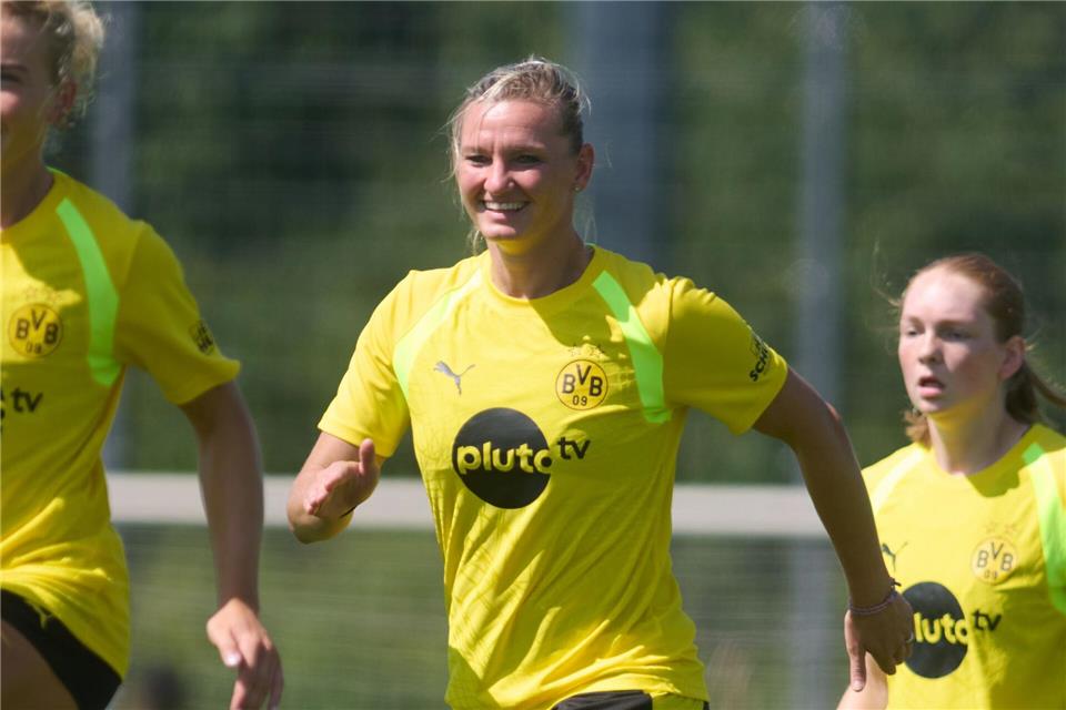 Alexandra Popp beim öffentlichen Trainingsauftakt der BVB-Frauen.Bernd Thissen/dpa