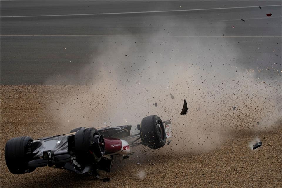 Alfa-Pilot Guanyu Zhou aus China hat mit seinem Unfall in Silverstone abgeschlossen.