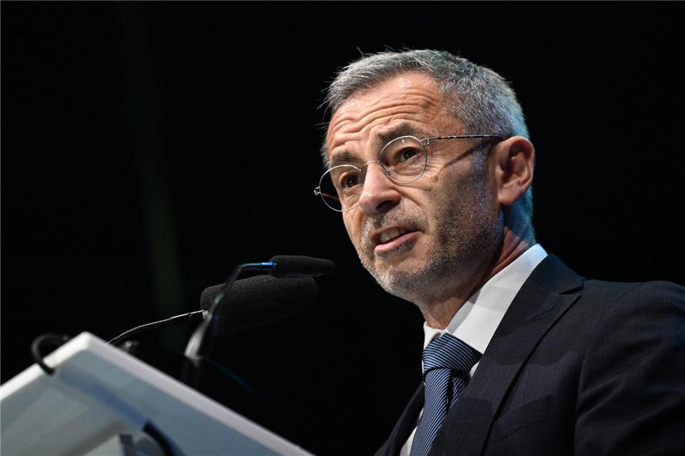 Alfons Hölzl lehnt Russen und Belarussen als neutrale Mannschaften ab.Hendrik Schmidt/dpa