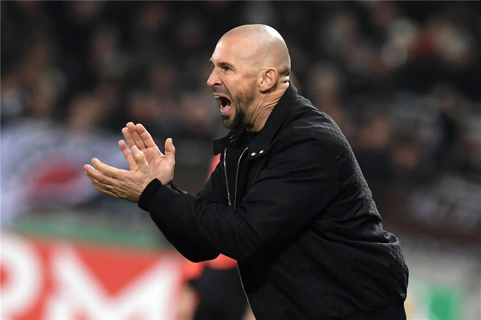 Nach Aus bei St. Pauli: Hoffenheims Pokal-Fluch geht weiter  Alle Anweisungen nutzten nichts: Hoffenheims Cheftrainer Christian IlzerDaniel Bockwoldt/dpa