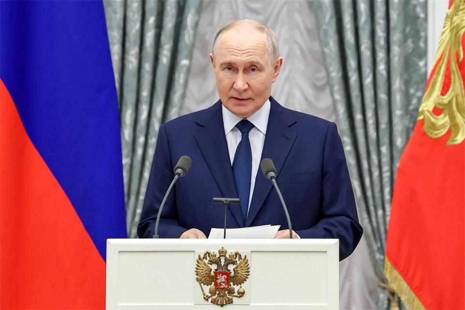 Alle Parteien im künftigen Parlament unterstützen Putins Kriegskurs.Alexander Kazakov/Pool Sputnik Kremlin/AP/dpa