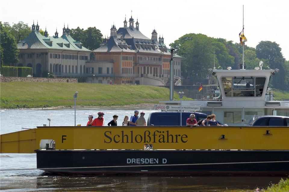 Alle fünf Jahre geht die „Schloßfähre“ in die technische Revision. (Archivbild)picture alliance / ZB