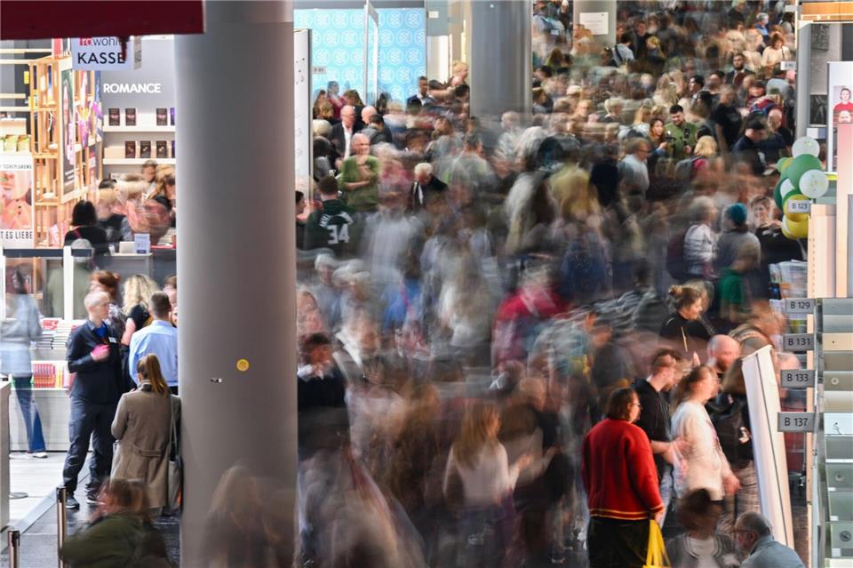 Alle wollen lesen: Große Andrang herrscht auf der Frankfurter Buchmesse.Arne Dedert/dpa