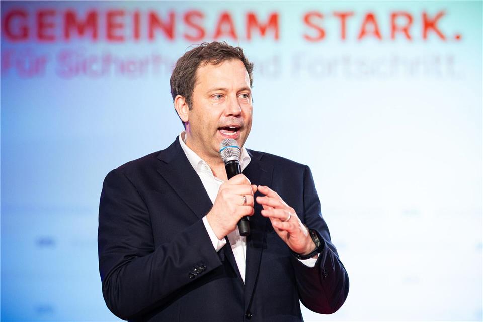 „Alles andere macht keinen Spaß“, sagt SPD-Chef Klingbeil in Anspielung auf Merz‘ Kanzlerwahl.Moritz Frankenberg/dpa