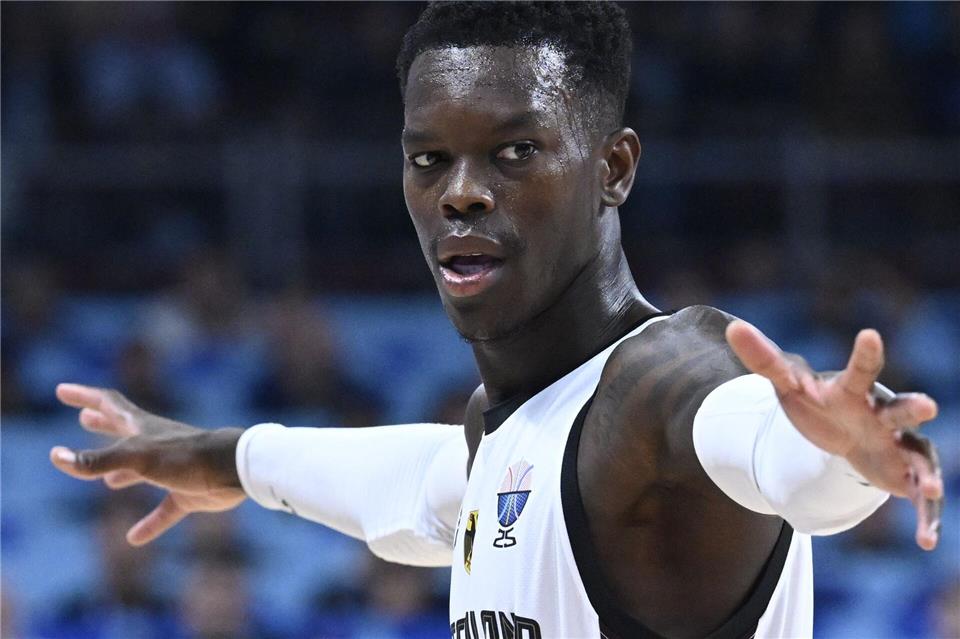 „Sind nicht fertig“: Schröder führt Deutschland ins Finale Alles im Griff! Dennis Schröder und die deutschen Basketballer spielen um den EM-Titel.Heikki Saukkomaa/Lehtikuva/dpa