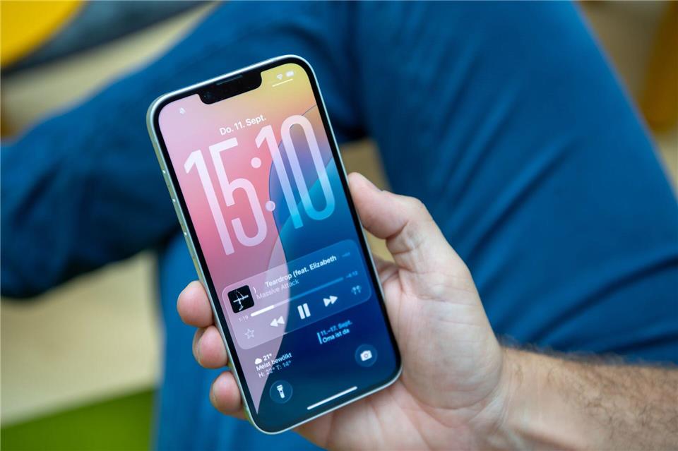 Alles neu - auf jeden Fall optisch setzt iOS26 neue Akzente und gibt viel mehr Möglichkeiten zur Individualisierung.Nico Tapia/dpa-tmn