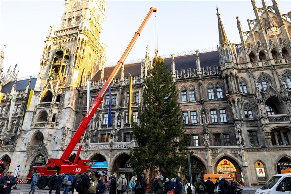 Alljährlich ein Kraftakt. Lennart Preiss/dpa