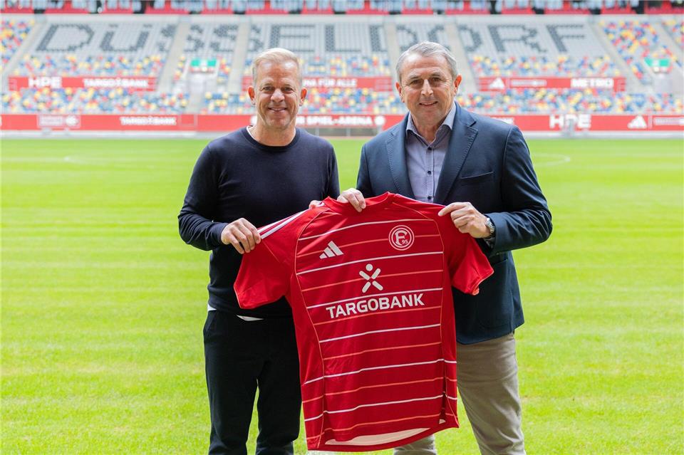 Allofs und Anfang bei der Trainervorstellung. (Archivbild)Rolf Vennenbernd/dpa