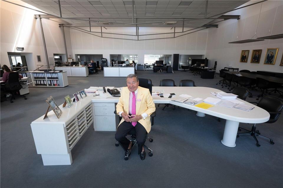 Als Berater ist er auch mit 84 Jahren noch täglich bei der Arbeit. Marijan Murat/dpa