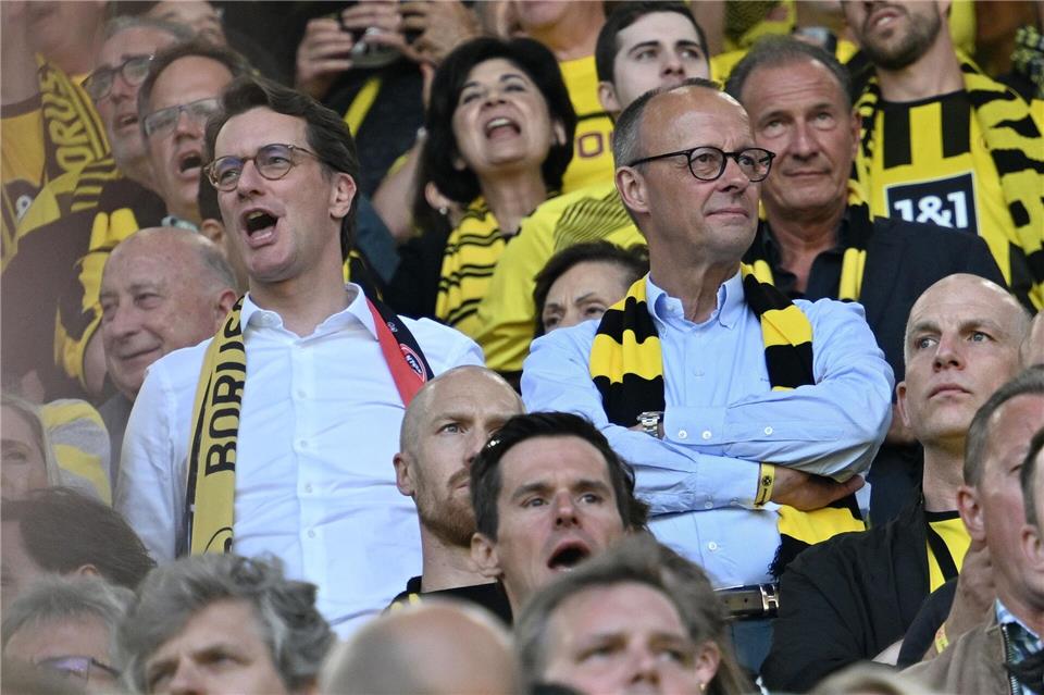 Als Besucher eines BVB-Spiels im Mai 2023: Bundeskanzler Friedrich Merz. (Archiv)Bernd Thissen/dpa