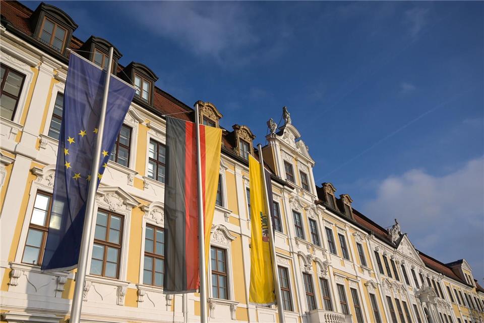 Als „Deutschlandkoalition“ waren CDU, SPD und FDP nach der Wahl 2021 in Sachsen-Anhalt angetreten. Alle Ankündigungen konnten sie aber nicht umsetzen. (Archivbild) Heiko Rebsch/dpa
