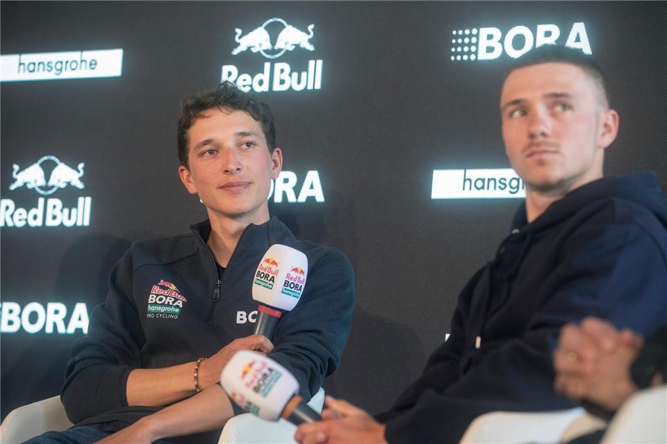 Als Doppelspitze in Tour gestartet: Florian Lipowitz (l.) und Remco Evenepoel. (Archivbild)Clara Margais/dpa
