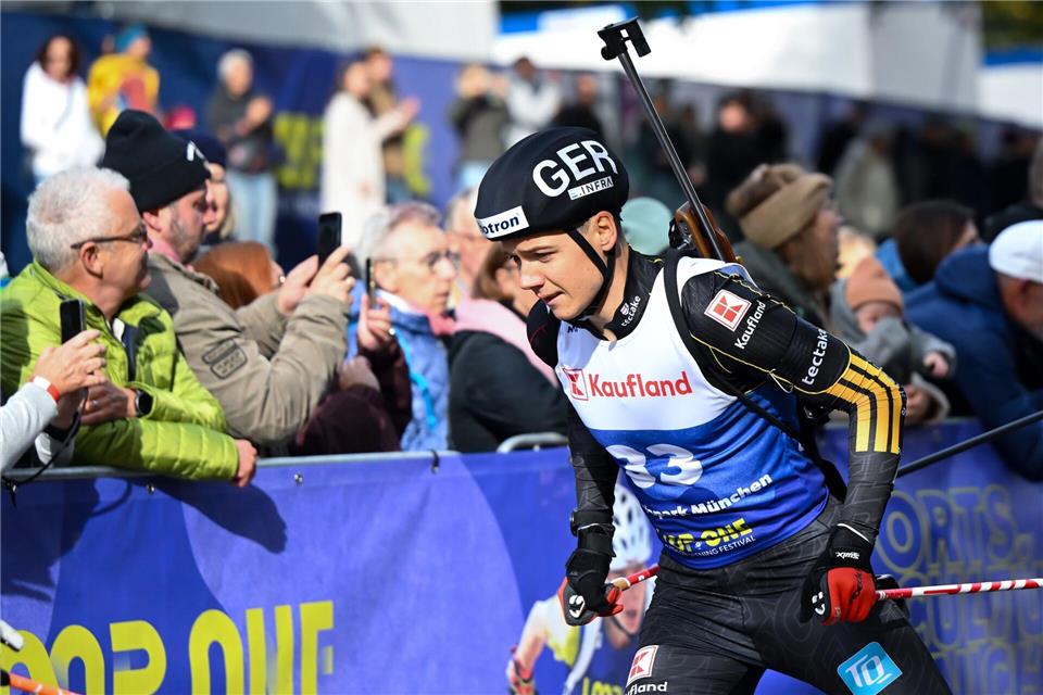 Biathlon in München: Begeisterung bei gelungener Premiere Als Dritter auf dem Podest: Justus Strelow.Sven Hoppe/dpa