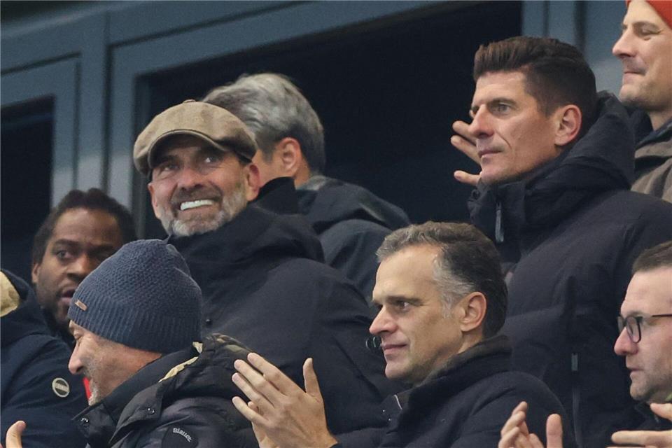 Als Experte auch bei DFB und DFL gefragt: Jürgen Klopp (2.v.l.) Jan Woitas/dpa