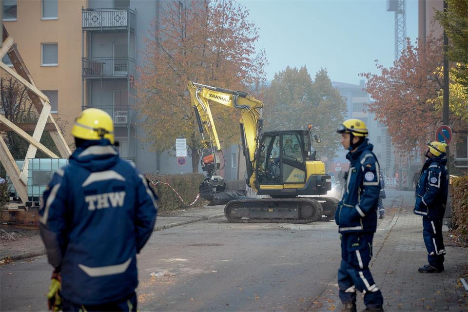 Als Explosionsursache steht Gas im Raum.  Tizian Gerbing/dpa