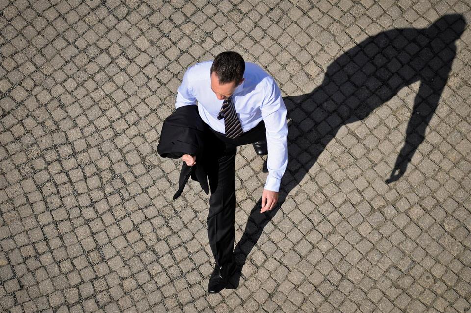 Als Führungskräfte arbeiteten in Niedersachsen laut dem Mikrozensus 2025 meist Männer in Vollzeit. (Symbolbild)Ole Spata/dpa
