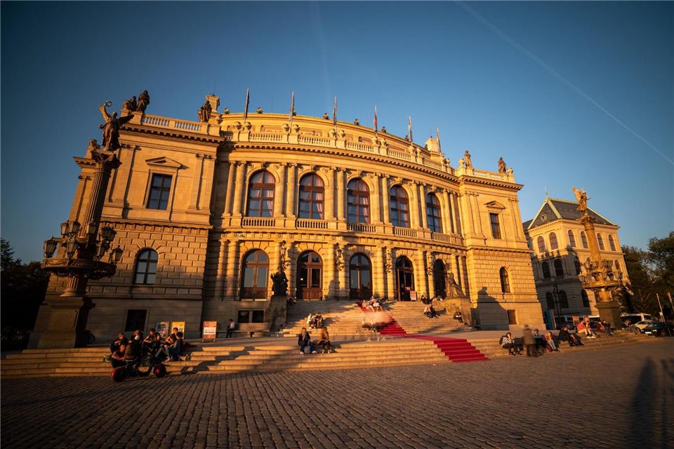 Als Location tauchte das Rudolfinum unter anderem in „Die Liga der außergewöhnlichen Gentlemen“ mit Sean Connery auf.Prague City Tourism/dpa-tmn