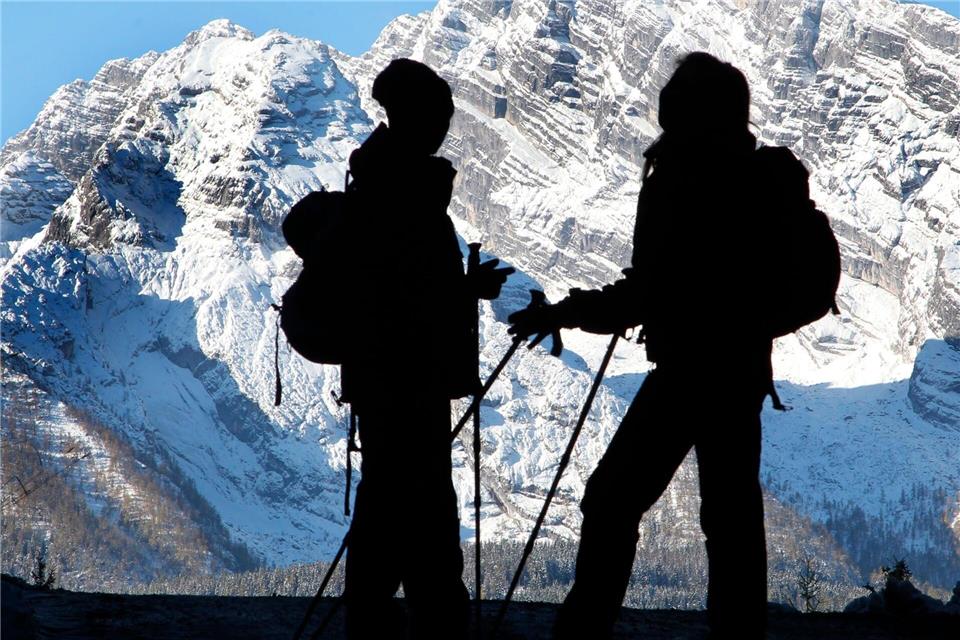Als Paar am Berg unterwegs - bringt das Probleme? (Symbolbild) picture alliance / Wolfgang Kumm/dpa