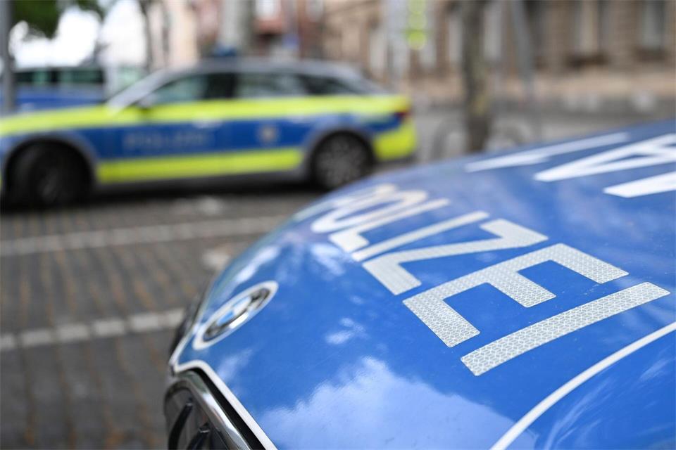 Als die Polizei kam, flüchteten die Teenager. (Symbolbild)Bernd Weißbrod/dpa
