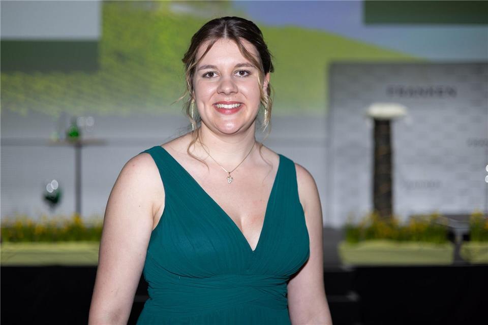 Als neue Fränkische Weinkönigin wird in den kommenden Monaten Antonia Kraiß das Weinanbaugebiet Franken vertreten.Julien Becker/dpa