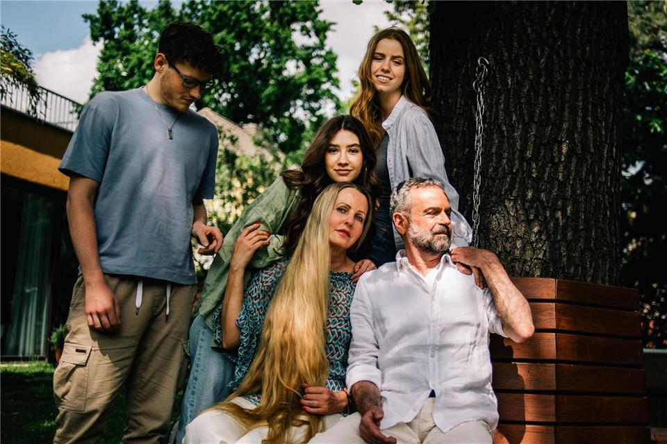 Als neuer Partner der Mutter sollte man(n) in der neuen Patchworkfamilie nicht versuchen, eine Lücke zu füllen, sondern seine eigene neue Rolle finden. picture alliance / picture alliance / dpa-tmn