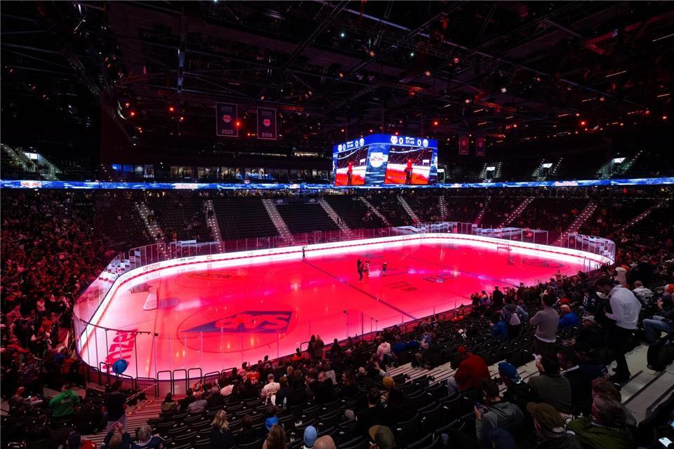 Als ob das Eis glüht: Der SAP Garden ist feierlich eröffnet.Sven Hoppe/dpa