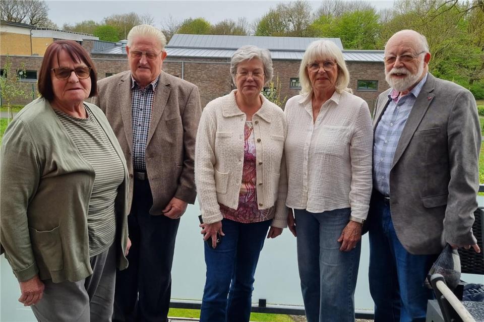 Alter und neuer Vorstand (von links): Gaby Weise-Steverding, Joseph Tüshaus, Beate Bruland, Heike Wierczinski und Kurt Kindermann.