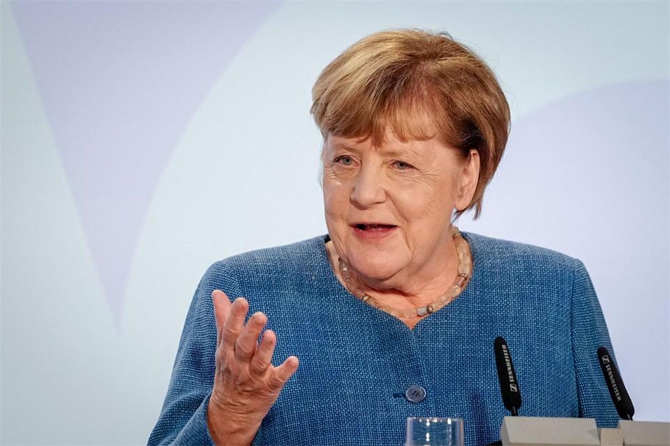 Altkanzlerin Merkel wirbt fürs Brückenbauen: „Muss Anspruch von Volksparteien sein.“ Kay Nietfeld/dpa
