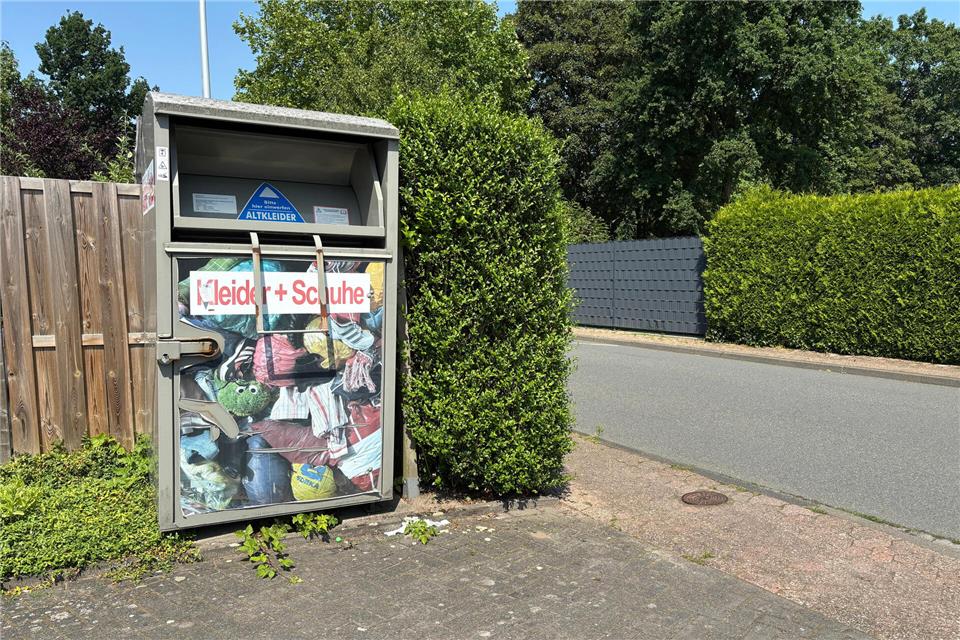 Stadt Velen will Standorte für Altkleidercontainer besser regulieren Altkleidercontainer an der Industriestraße in Velen.