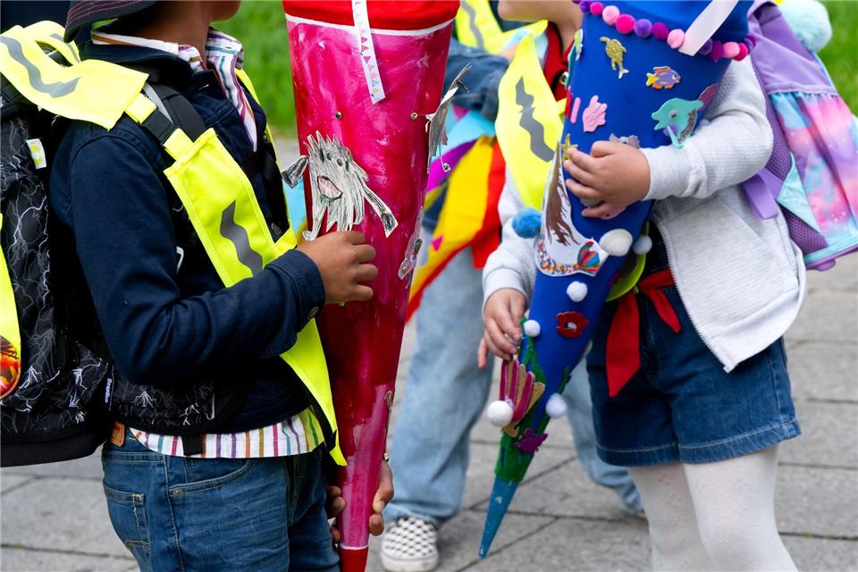 Am 10. August beginnt in Hessen das neue Schuljahr. (Symbolbild)Sven Hoppe/dpa