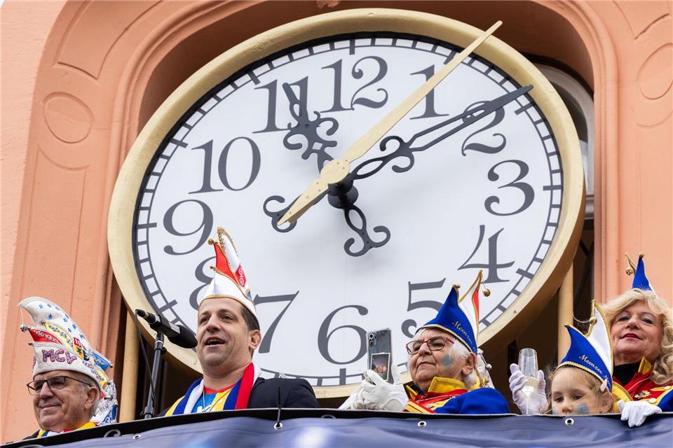 Am 11.11. um 11.11 Uhr beginn traditionell die Karnevalssession (Archivbild).Lando Hass/dpa