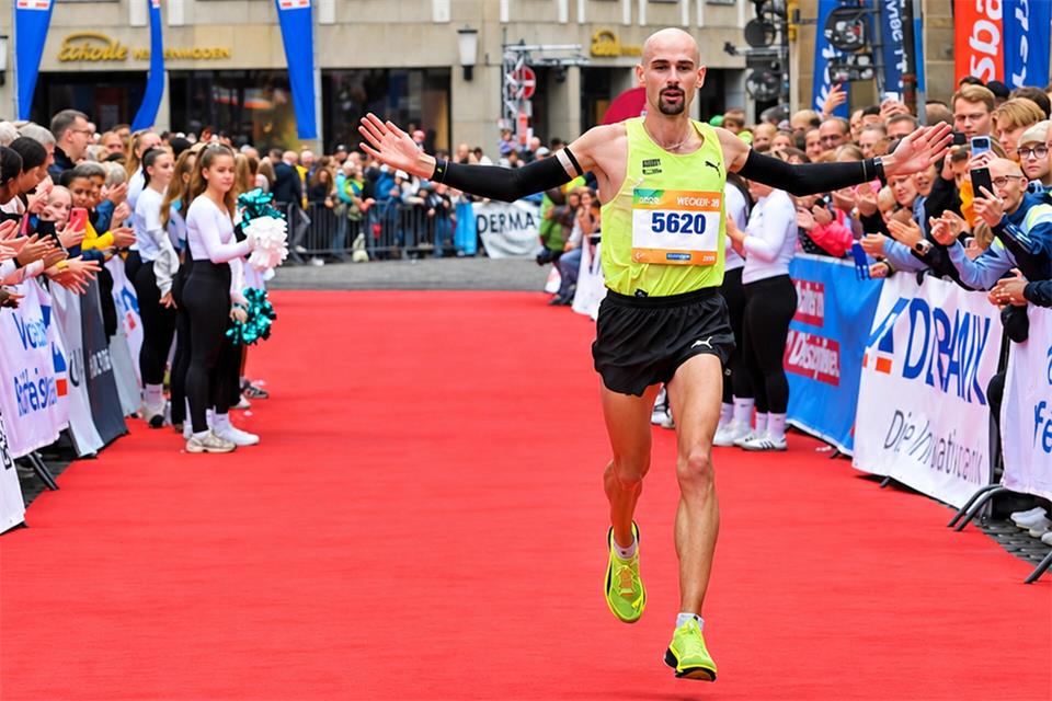 Am 13. September auf dem roten Teppich in Münster, am Sonntag in Chicago: Nach einer Vorbereitung mit bis zu 230 Kilometern pro Woche fühlt sich Hendrik Pfeiffer bereit für den Angriff auf die 2:07-Stunden-Marke.