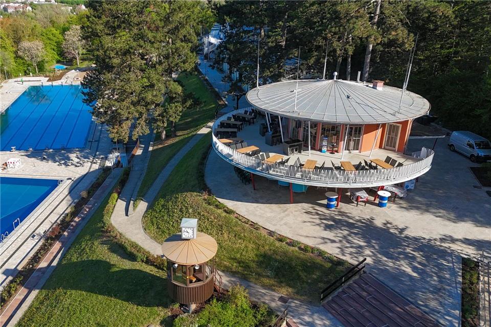 Am 15. Mai eröffnet das Terrassenschwimmbad im unterfränkischen Bad Kissingen nach einer umfassenden Sanierung wieder.Ben Kiesel/Stadt Bad Kissingen/dpa