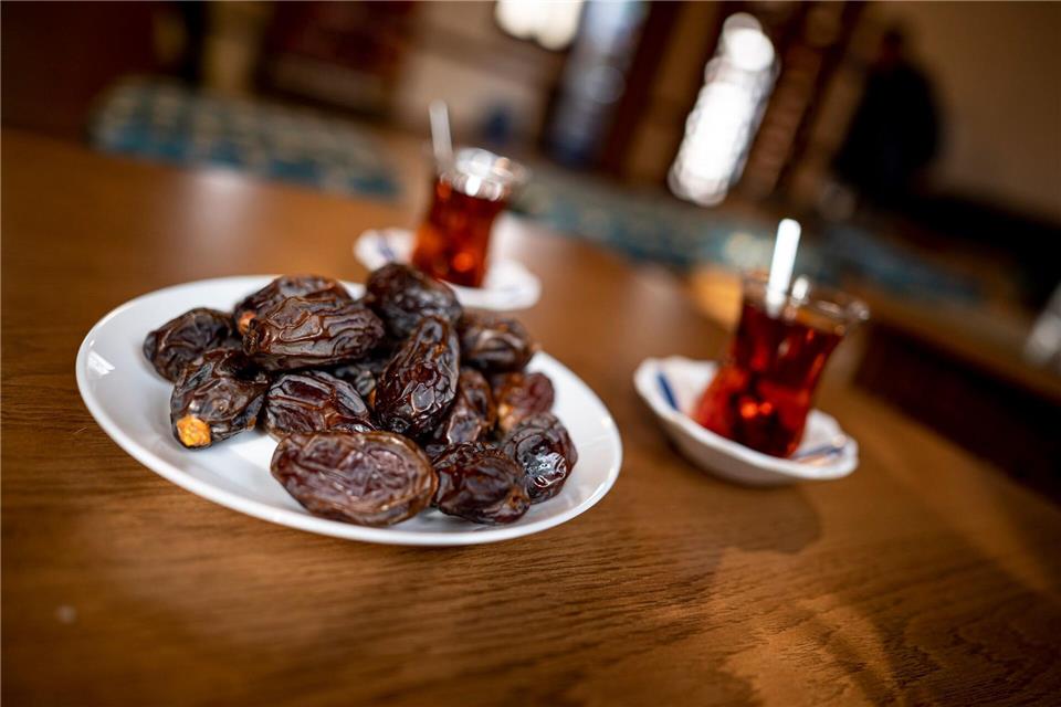 Am 18. Februar beginnt die Fastenzeit für Muslime. (Archivbild)Fabian Sommer/dpa