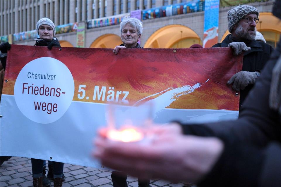 Am 5. März 1945 bombten die Alliierten große Teile von Chemnitz in Schutt und Asche. Am Jahrestag wird mit zahlreichen Aktionen das historische Gedenken mit aktuellen Fragen des friedlichen Zusammenlebens verknüpft. (Archivbild)Sebastian Willnow/dpa