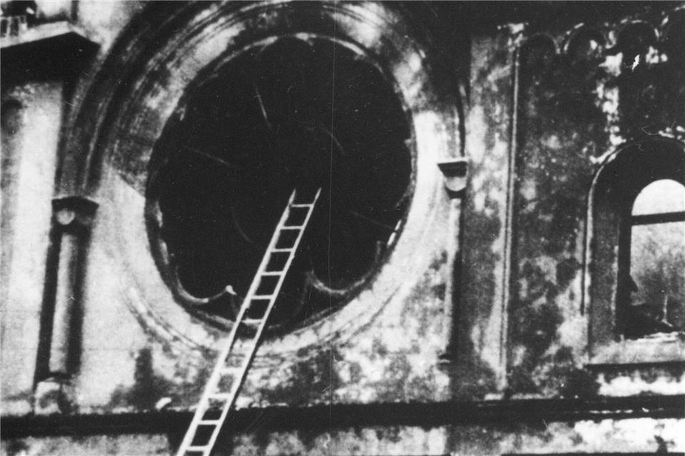 Am 9. November jährt sich die Pogromnacht von 1938, bei der die Nazis deutschlandweit wie hier in Berlin Synagogen in Brand setzten. (Archivfoto)   AP/dpa